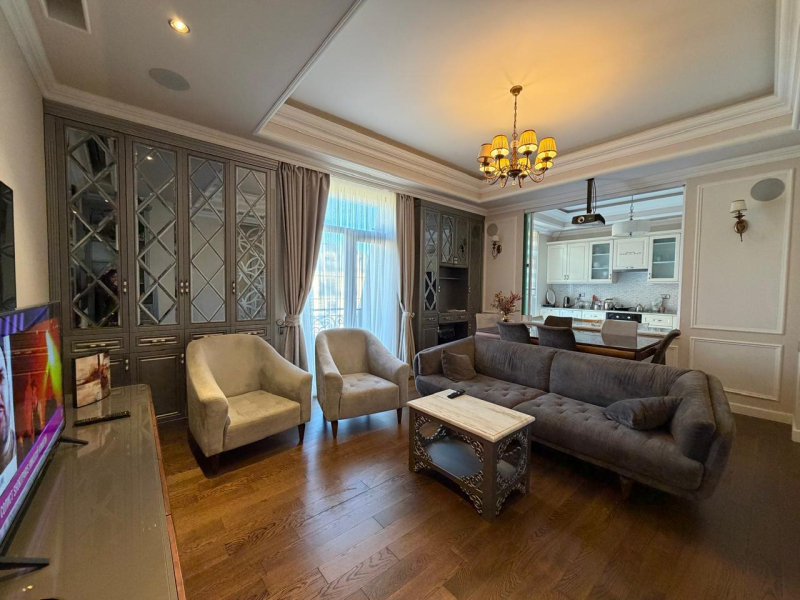 İcarəyə verilir 3 otaqlı 111 m2 yeni tikili Xətai r.