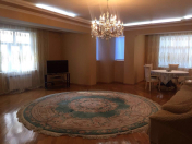 Satılır 3 otaqlı 175 m2 yeni tikili 28 May m.