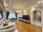 Satılır 3 otaqlı 130 m2 yeni tikili Gənclik m.