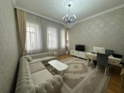 Satılır 3 otaqlı 80 m2 köhnə tikili Sahil m.
