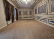 Satılır 4 otaqlı 200 m2 köhnə tikili Sahil m.