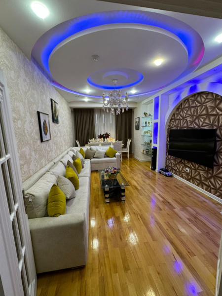 Satılır 2 otaqlı 105 m2 yeni tikili Qara Qarayev m.