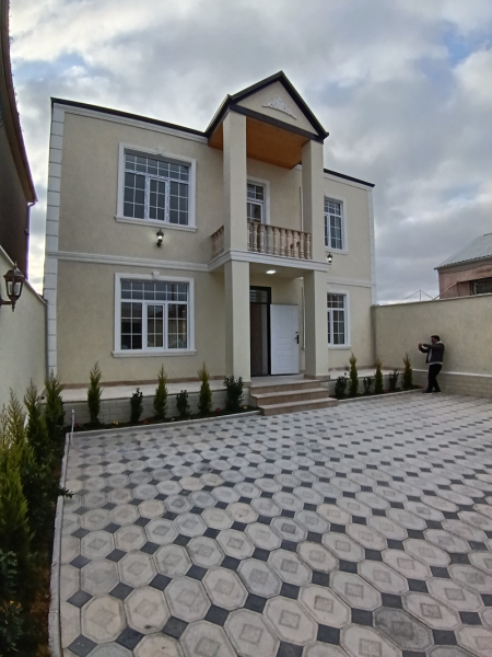 Satılır 6 otaqlı 260 m2 həyət evi Binə