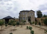 Satılır 5 otaqlı 200 m2 həyət evi Novxanı