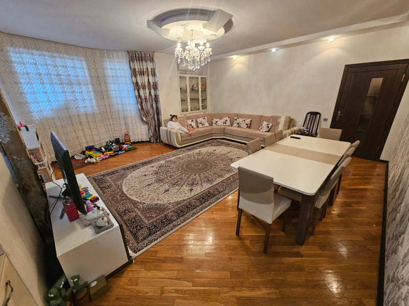 Satılır 2 otaqlı 105 m2 yeni tikili Neftçilər m.
