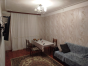 Satılır 3 otaqlı 90 m2 köhnə tikili 9 mkr