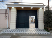 Satılır 3 otaqlı 2200 m2 həyət evi Əmircan