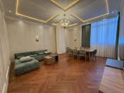 Satılır 3 otaqlı 140 m2 yeni tikili Əhmədli m.