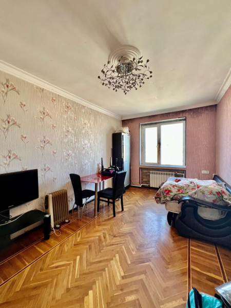 Satılır 3 otaqlı 85 m2 köhnə tikili Əhmədli m.