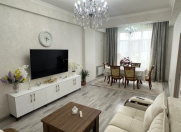 Satılır 3 otaqlı 130 m2 yeni tikili İnşaatçılar m.