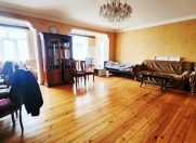 Satılır 4 otaqlı 110 m2 köhnə tikili Xalqlar Dostluğu m.