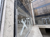 Satılır 2 otaqlı 200 m2 obyekt 28 Mall