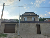 İcarəyə verilir 8 otaqlı 200 m2 villa Qusar