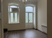 İcarəyə verilir 3 otaqlı 100 m2 obyekt Sahil m.