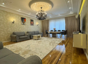 Satılır 4 otaqlı 220 m2 yeni tikili 28 May m.