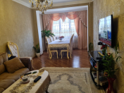 Satılır 4 otaqlı 110 m2 köhnə tikili Həzi Aslanov m.