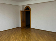 Satılır 3 otaqlı 135 m2 yeni tikili 2 mkr