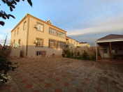 Satılır 10 otaqlı 558 m2 həyət evi Masazır