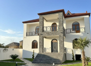 Satılır 6 otaqlı 300 m2 həyət evi Saray