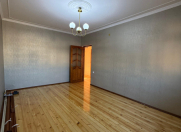 Satılır 3 otaqlı 136 m2 köhnə tikili 8 km