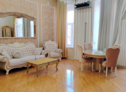 Satılır 3 otaqlı 105.5 m2 köhnə tikili Sahil m.