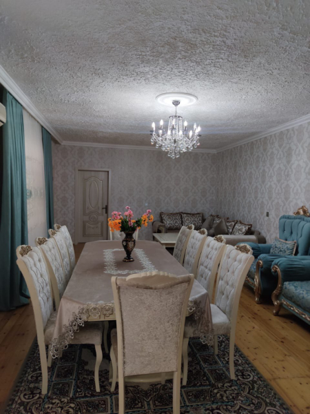 Satılır 8 otaqlı 250 m2 həyət evi Badamdar