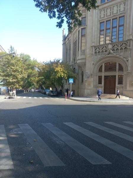 Satılır 1 otaqlı 65 m2 obyekt İçəri Şəhər m.