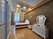 Satılır 3 otaqlı 120 m2 yeni tikili 28 May m.