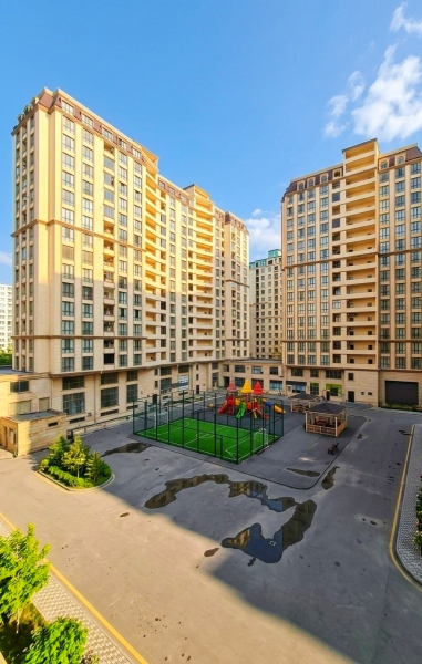 Satılır 2 otaqlı 80 m2 yeni tikili 28 May m.