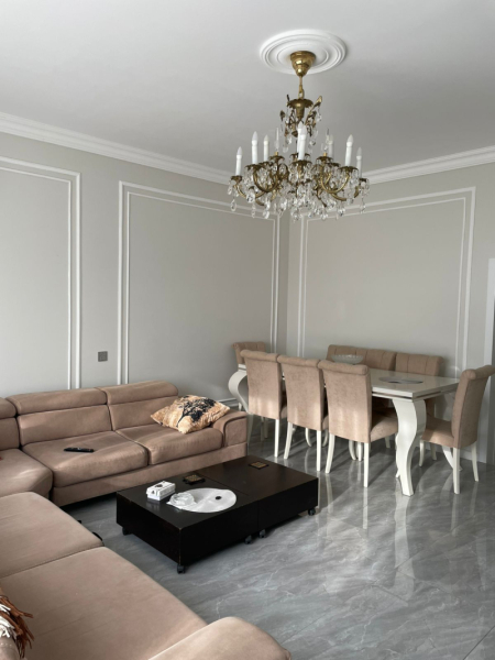 Satılır 3 otaqlı 200 m2 həyət evi Badamdar