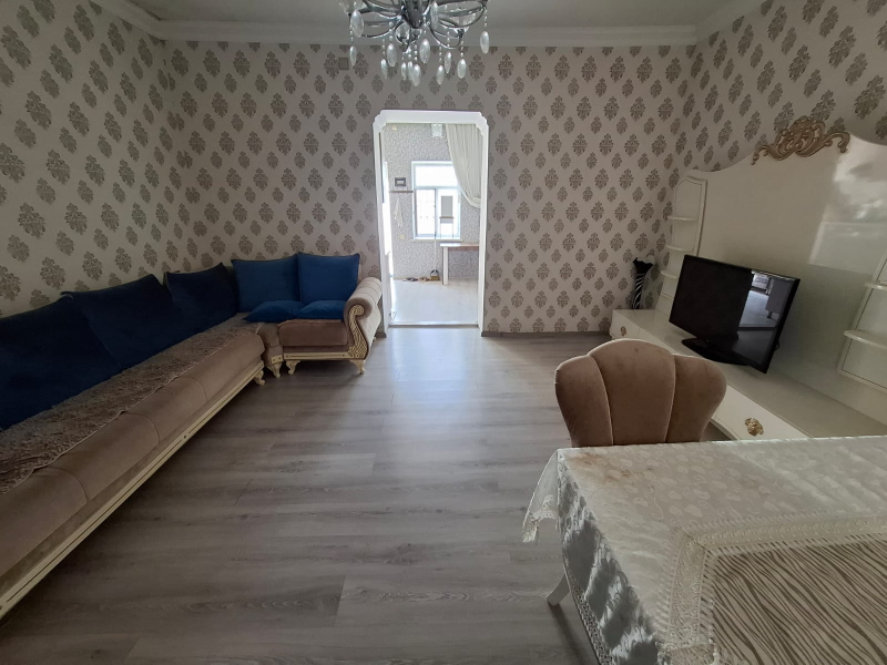 Satılır 4 otaqlı 200 m2 həyət evi Qaraçuxur