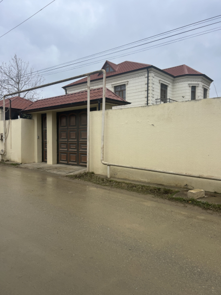 Satılır 7 otaqlı 300 m2 həyət evi Pirşağı