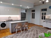 Satılır 4 otaqlı 170 m2 həyət evi Buzovna