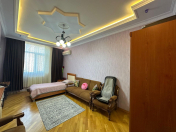 Satılır 3 otaqlı 140 m2 yeni tikili İnşaatçılar m.