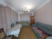 Satılır 3 otaqlı 85 m2 köhnə tikili Nizami r.