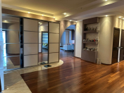 Satılır 4 otaqlı 185 m2 yeni tikili Nizami m.