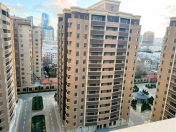 Satılır 2 otaqlı 90 m2 yeni tikili 28 May m.