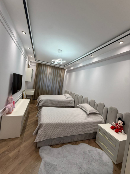 Satılır 3 otaqlı 120 m2 yeni tikili Binəqədi r.
