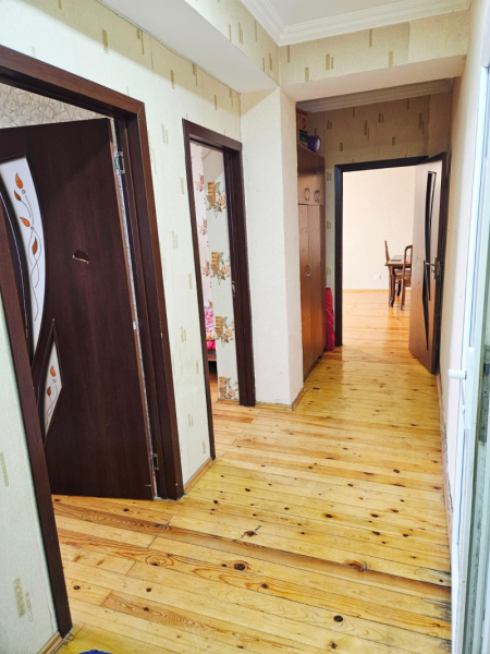 Satılır 2 otaqlı 86 m2 yeni tikili Xalqlar Dostluğu m.
