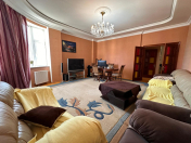 Satılır 4 otaqlı 160 m2 yeni tikili 28 May m.