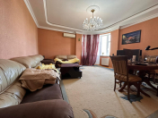 Satılır 4 otaqlı 160 m2 yeni tikili 28 May m.