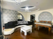 Satılır 3 otaqlı 165 m2 yeni tikili 8 Noyabr m.