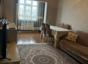 Satılır 2 otaqlı 60 m2 köhnə tikili Xalqlar Dostluğu m.