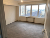 Satılır 2 otaqlı 70 m2 köhnə tikili Gənclik m.