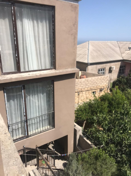 Satılır 6 otaqlı 360 m2 villa Badamdar
