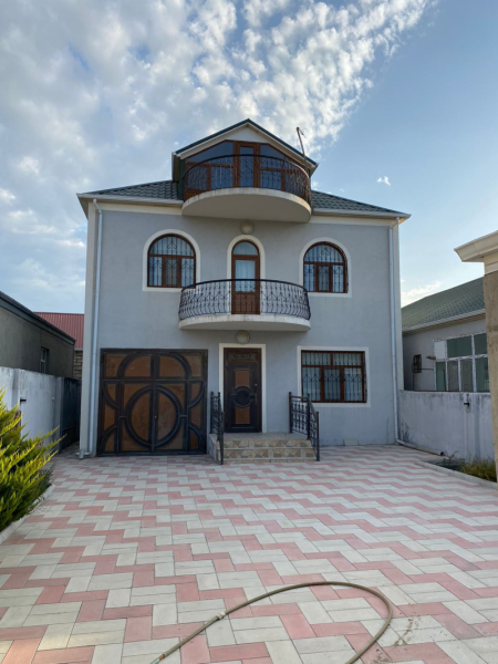 Satılır 4 otaqlı 300 m2 həyət evi Ramana
