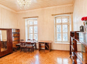 Satılır 3 otaqlı 70 m2 köhnə tikili 28 May m.