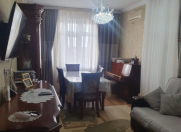 Satılır 2 otaqlı 60 m2 köhnə tikili Qara Qarayev m.