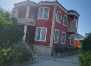 Satılır 11 otaqlı 500 m2 villa Şah İsmayıl Xətai m.