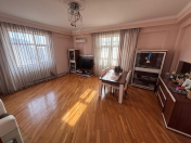 Satılır 3 otaqlı 130 m2 yeni tikili İnşaatçılar m.